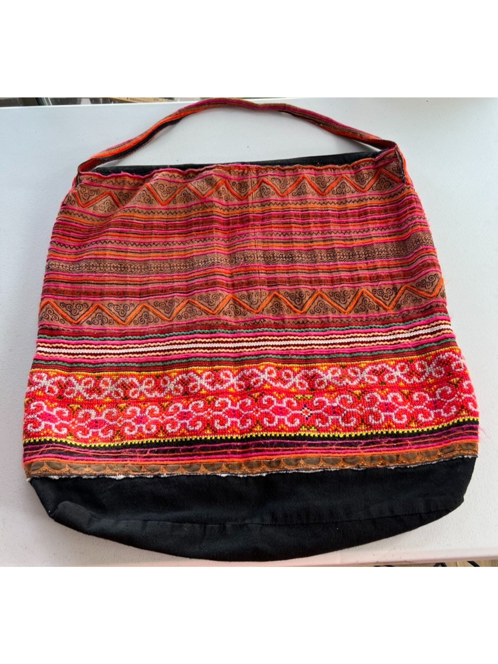 J.P. & Mattie Shoulder Bag Large Pink And Red Geometric Design Zipper Closure